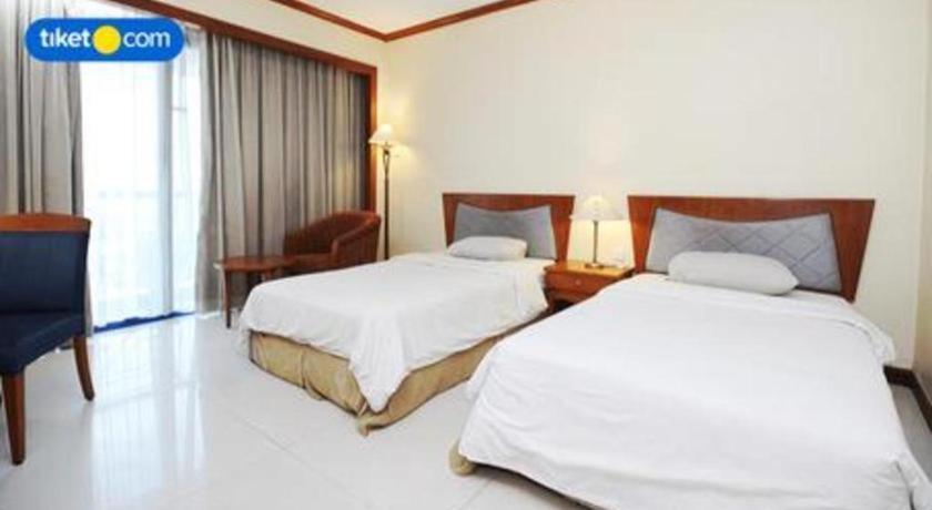 Makassar Golden Hotel Exterior foto