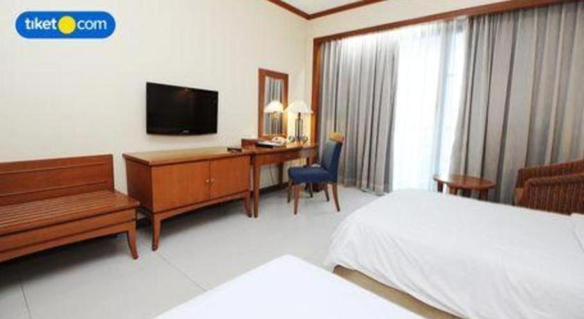 Makassar Golden Hotel Exterior foto