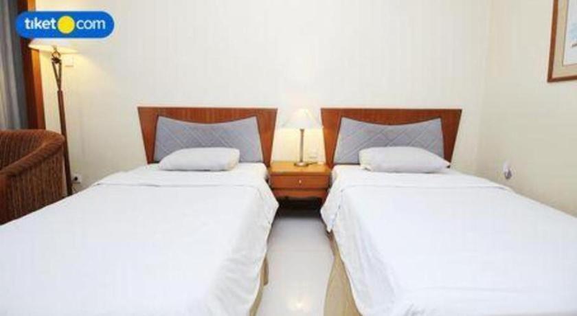 Makassar Golden Hotel Exterior foto
