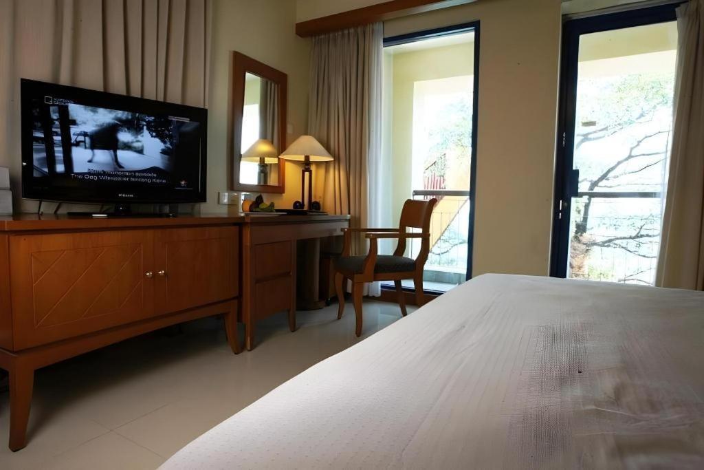 Makassar Golden Hotel Exterior foto